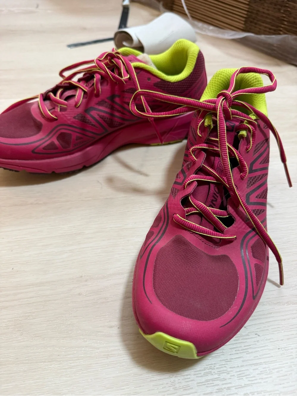 Salomon Sonic Aero Women’s Trail Running Sneakers